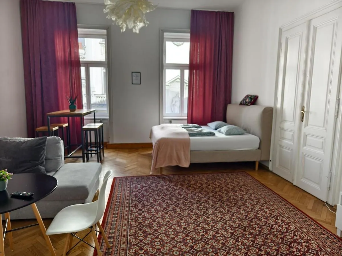 Апартаменты 10 Min Center And Rathaus Вена 0*,  Австрия